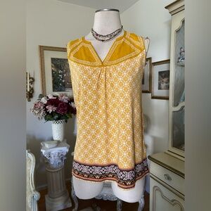 Elaine Rose NWOT Gold Patterned Sleeveless Top Size M. C:4606